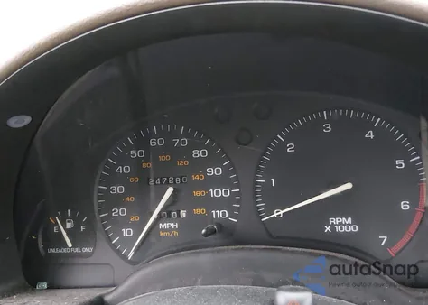 1996 Saturn Sl1 z USA, uszkodzony, nr VIN 1G8ZG5284TZ182458